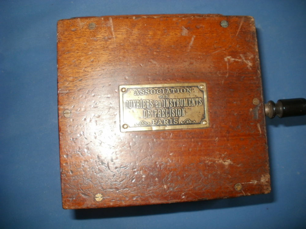 MAGNETO-TELEPHONE ANCIEN 30 Sarlat-la-Can�da (24)