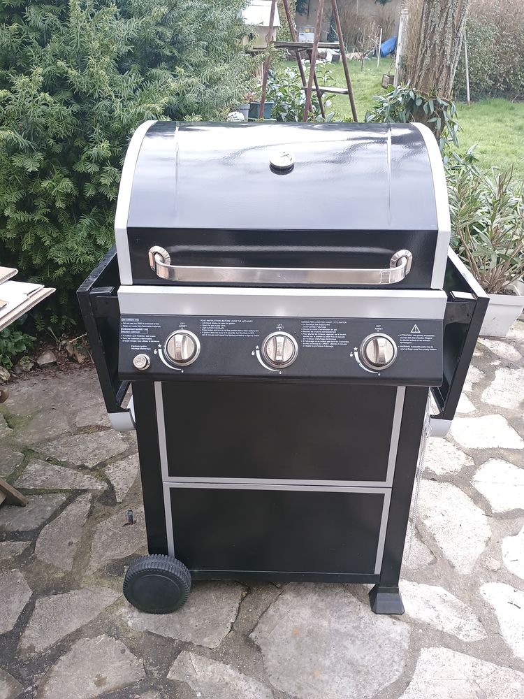 Magnifique barbecue � gaz 3 br�leurs 234 Maintenon (28)