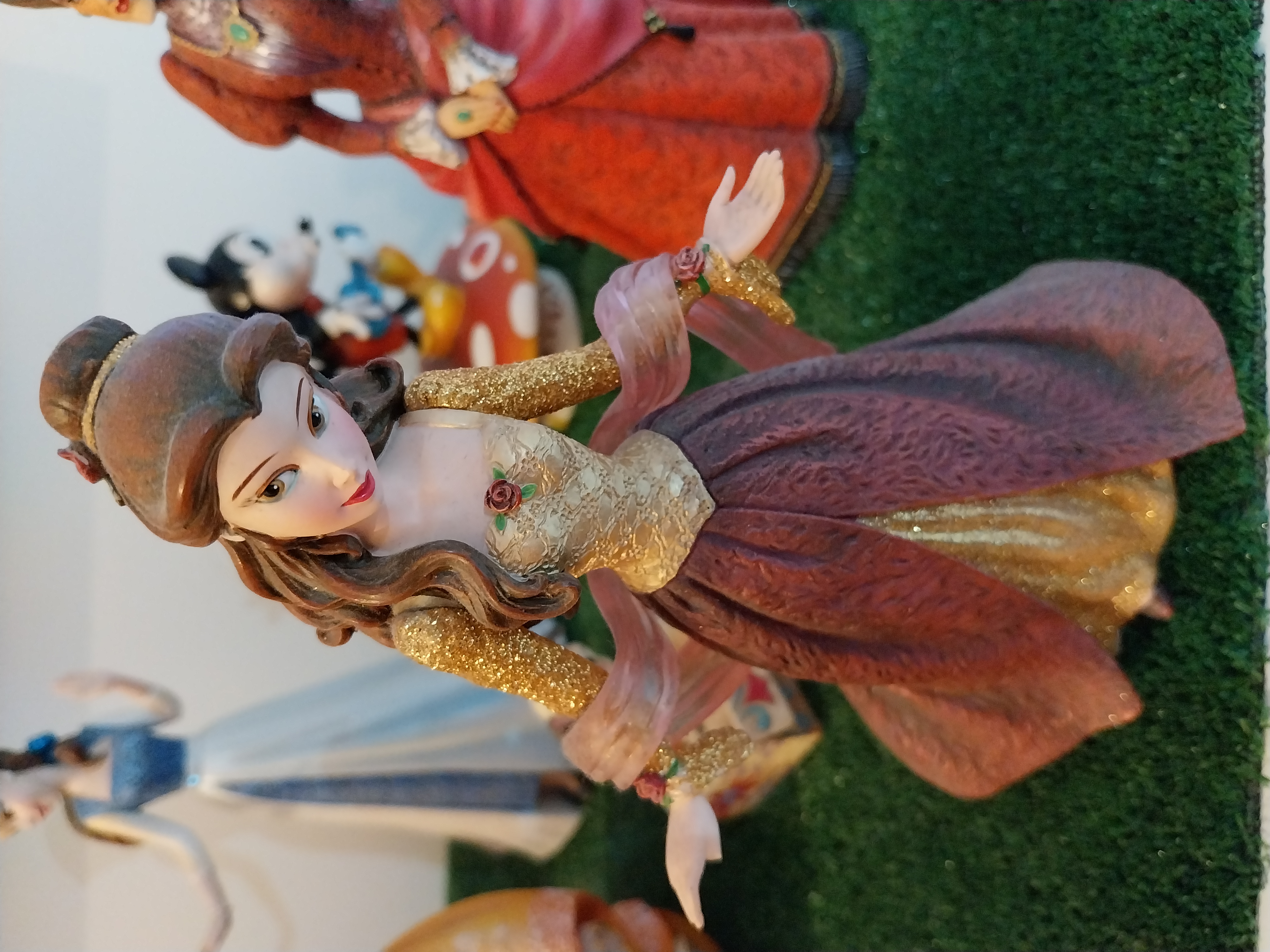 Magnifique belle haute couture disneyland paris 70 Saint-Laurent-du-Var (06)