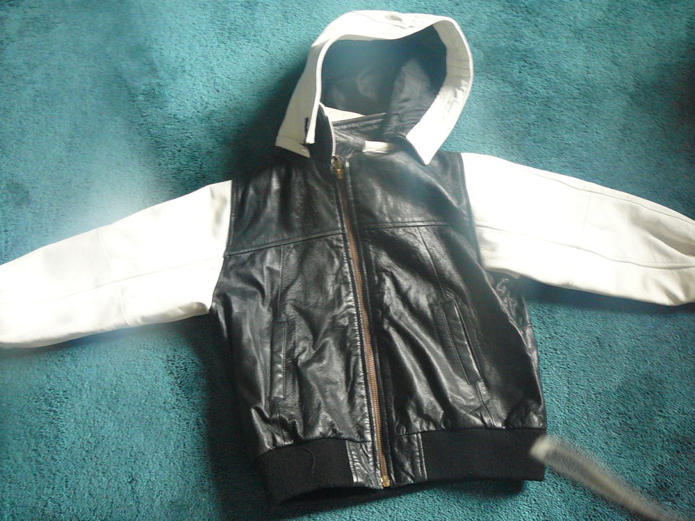 Magnifique blouson en CUIR v�ritable noir MIXTE  4 ans 12 La Mulati�re (69)