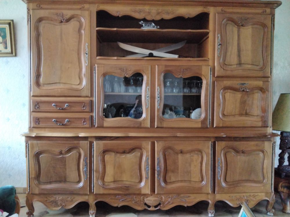 Magnifique buffet en noyer massif int�rieur comme ext�rieur 600 Bezouce (30)
