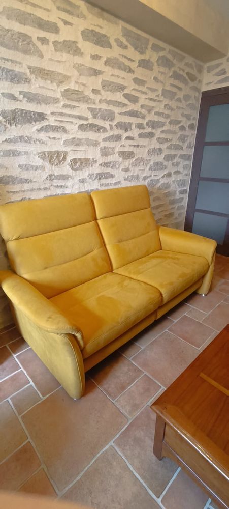 Magnifique canap� 3 places 575 Villev�que (49)