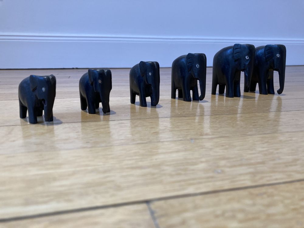magnifique collection éléphants en bois noir 3000 Metz (57)