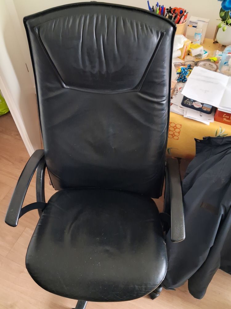 MAGNIFIQUE FAUTEUIL DE BUREAU EN CUIR 50 Joinville-le-Pont (94)