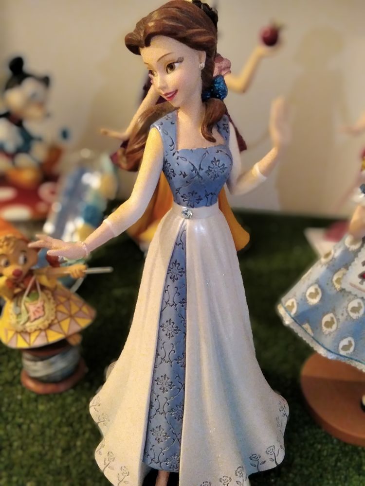 Magnifique figurine haute couture Belle 70 Saint-Laurent-du-Var (06)