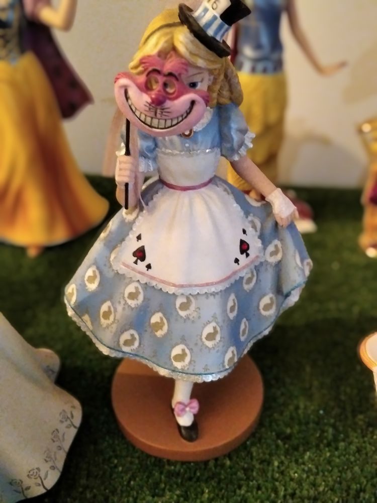 Magnifique figurine haute couture Alice masque 85 Saint-Laurent-du-Var (06)