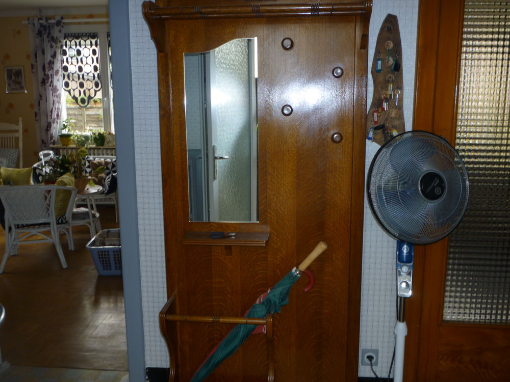 :
Magnifique meuble � chaussure  en ch�ne 250 Remiremont (88)