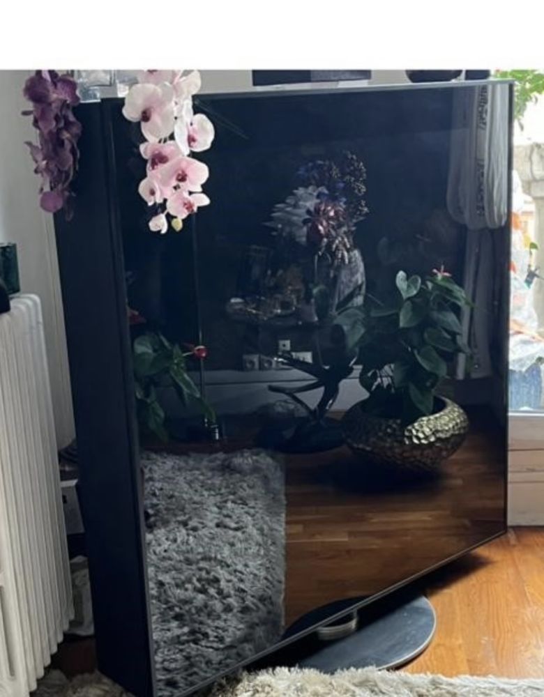 Magnifique meuble TV pivotant Roche Bobois. 1400 Paris 12 (75)