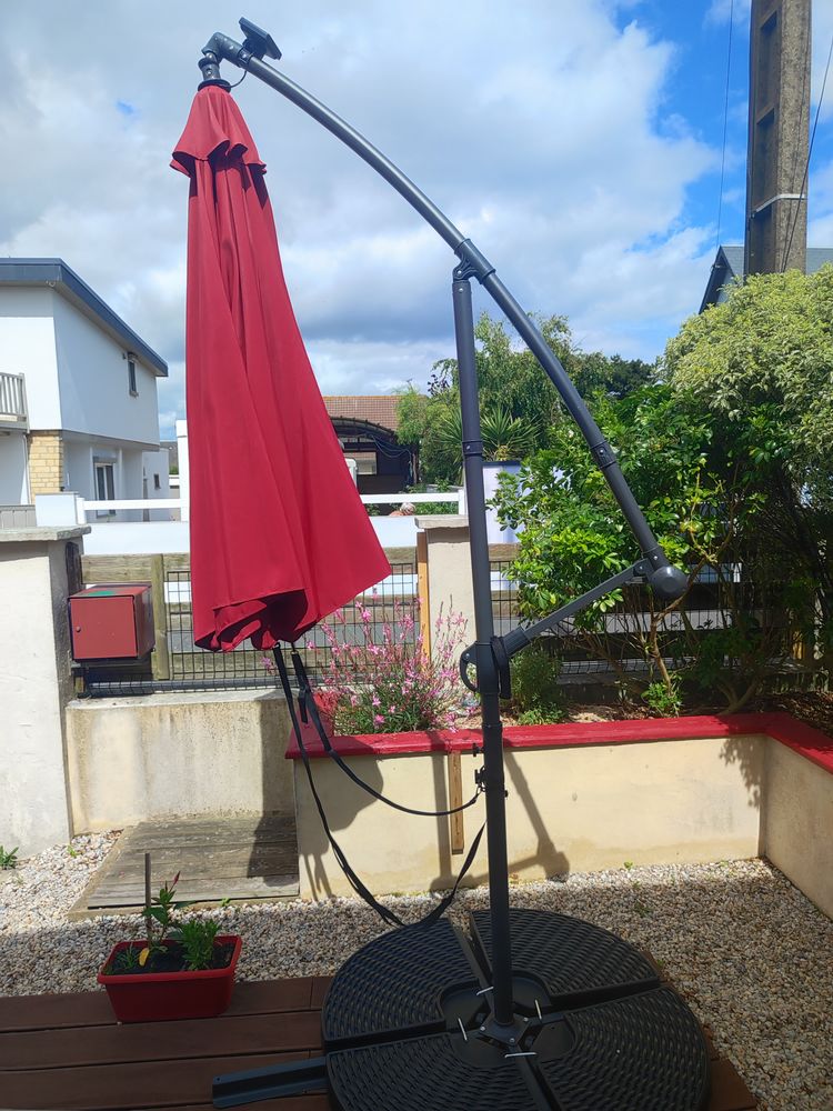 magnifique parasol de 3m d�port� 50 Lion-sur-Mer (14)