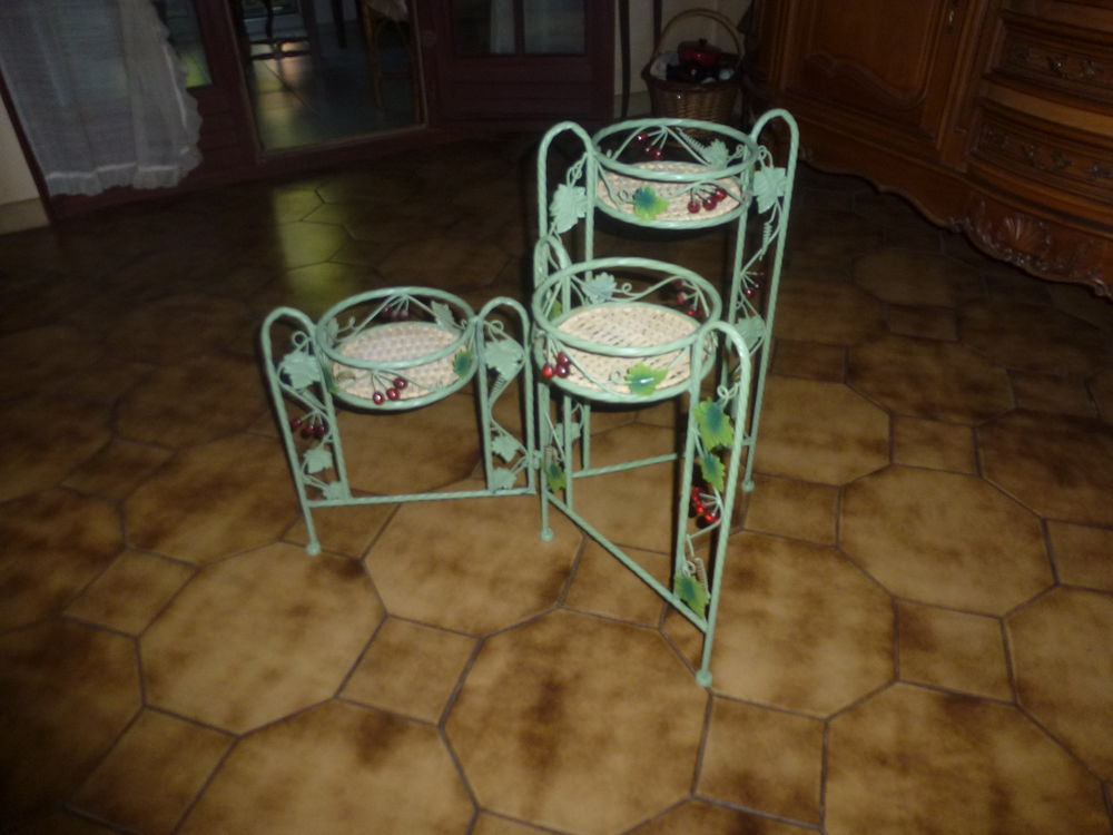 MAGNIFIQUE PORTE-PLANTES EN FER FORGE VERT PASTEL 20 Chaumont (52)