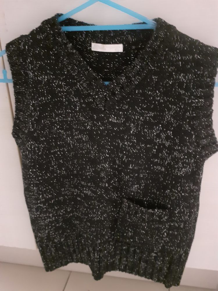 MAGNIFIQUE PULL NEUF SANS MANCHE 10 Mont�limar (26)