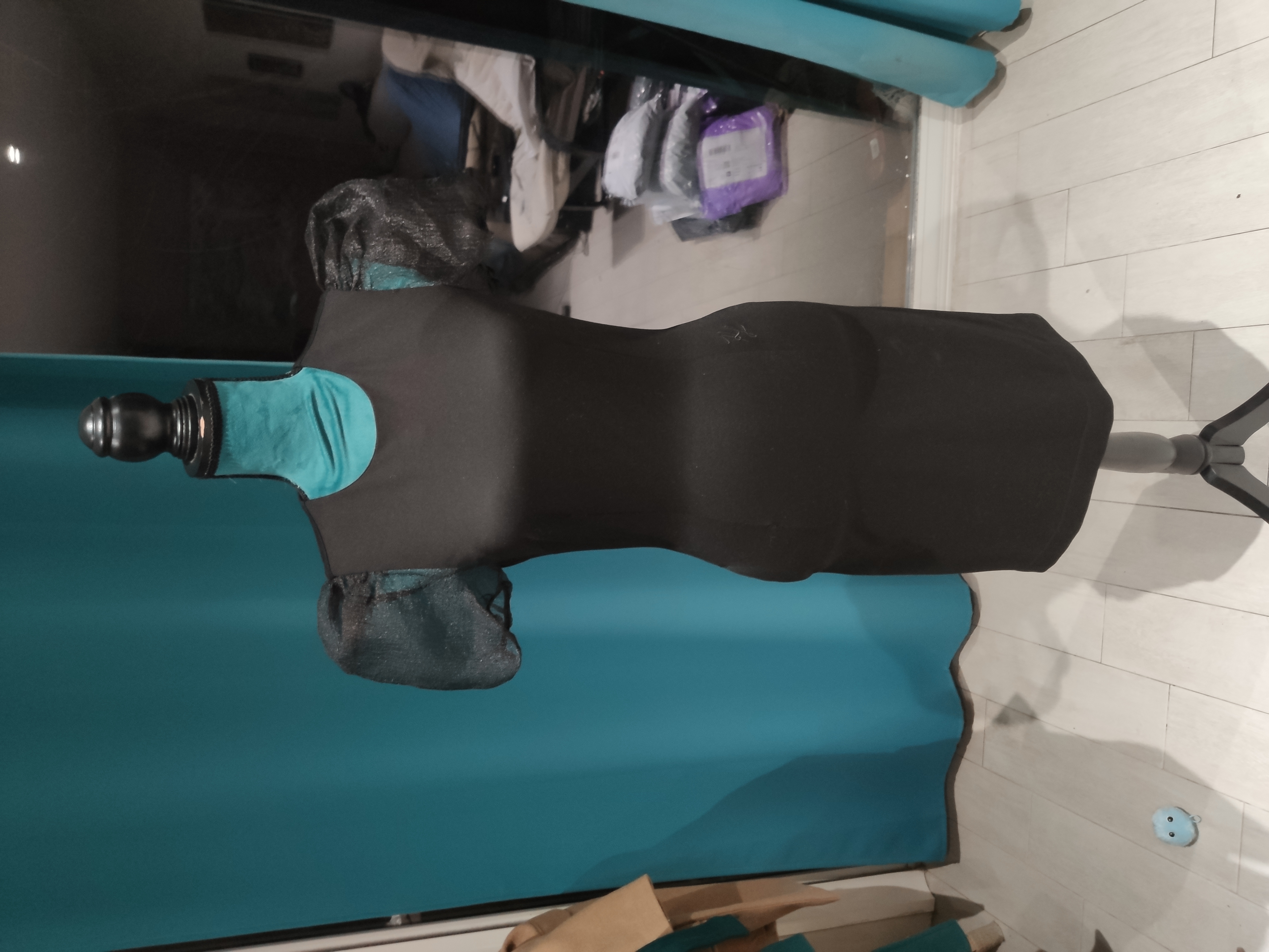 Magnifique robe de cocktail noire Karl Lagerfeld 0 G�menos (13)