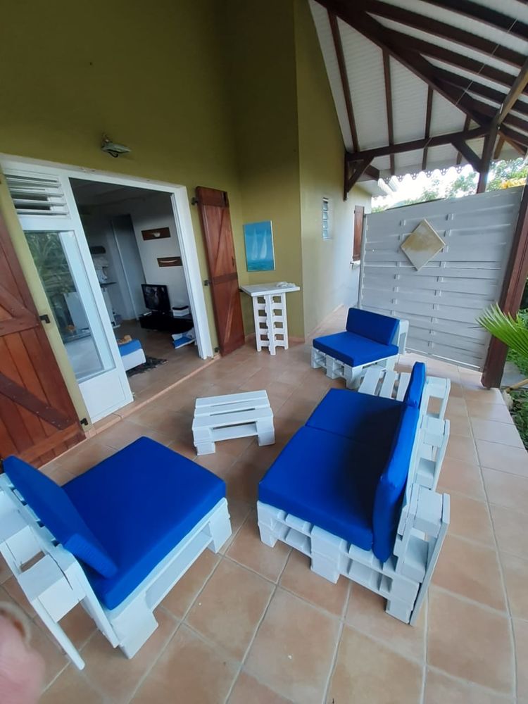 MAGNIFIQUE
SALON  PALETTES RECYCLEES
287 Martinique (97)