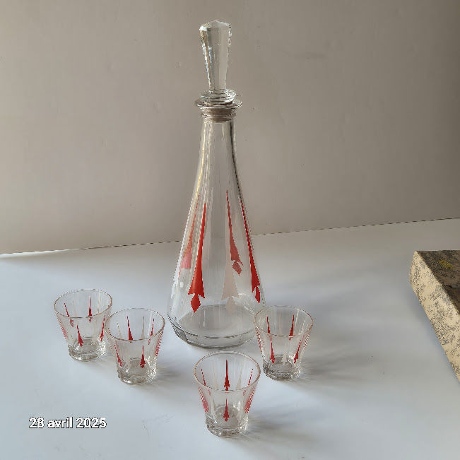 Magnifique service � liqueur des ann�es 50 , carafe � boucho 15 Saumur (49)