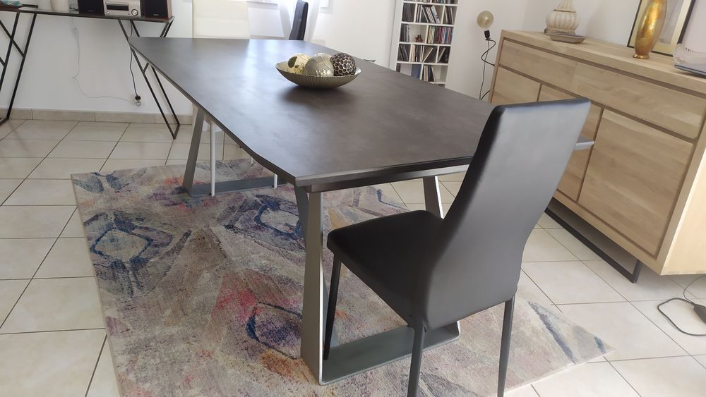 MAGNIFIQUE TABLE SALLE A MANGER 1000 Olonne-sur-Mer (85)