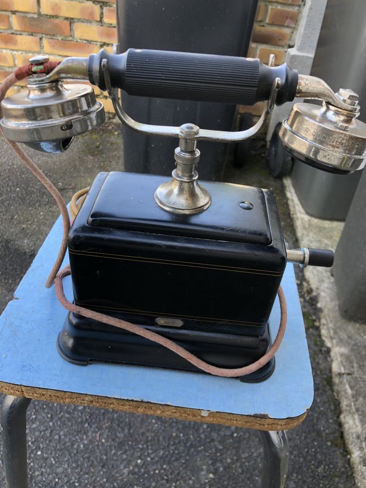 Magnifique TELEPHONE ERICSSON Colombes de plus d'UN SIECLE 180 Ozoir-la-Ferri�re (77)