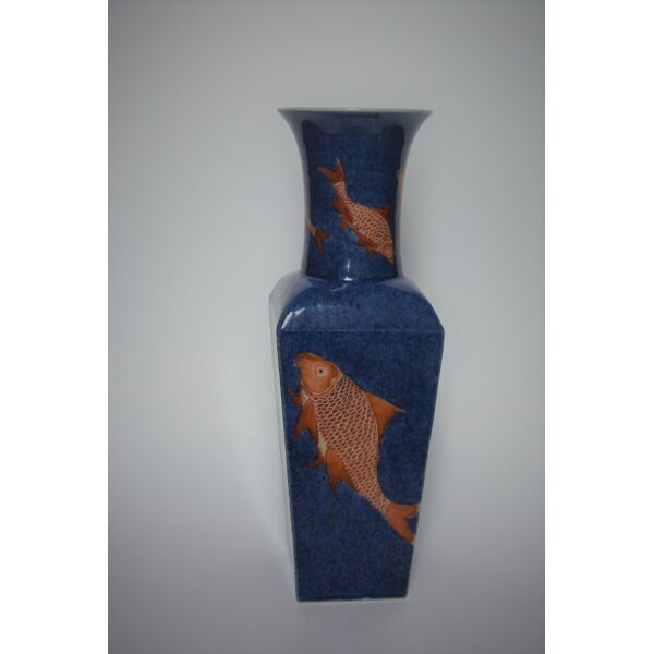 Magnifique vase en porcelaine chinoise aux carpes 420 Arles (13)