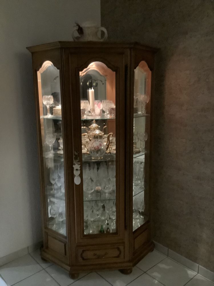 Magnifique vitrine d'angle. 280 Saint-Jean-Rohrbach (57)