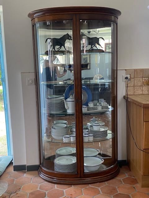 magnifique vitrine 2500 Saint-Geyrac (24)