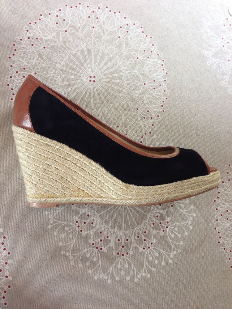 Magnifiques chaussures MINELLI en cuir noir/marron 29 Grenoble (38)