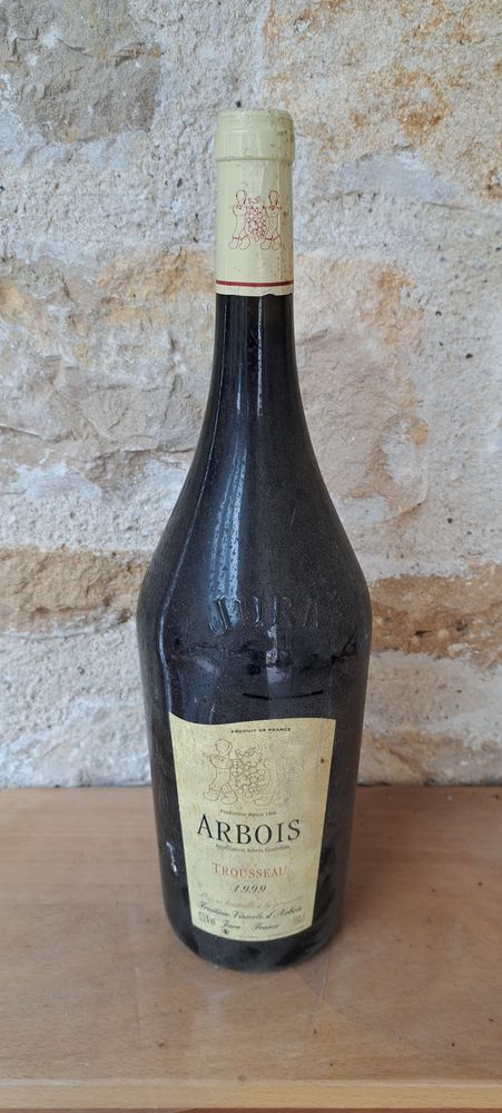 Magnum ARBOIS rouge c�page TROUSSEAU  de 1999 130 La Fert� (39)