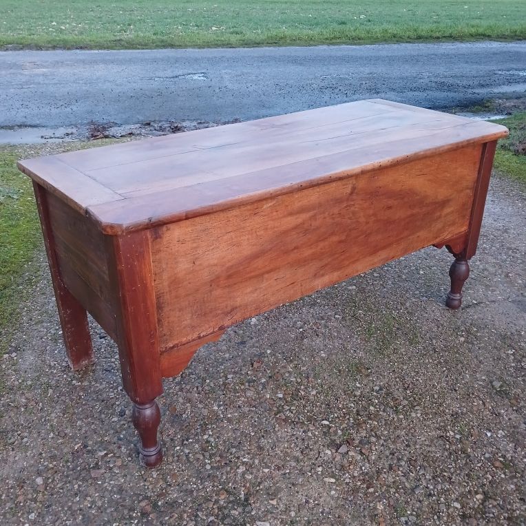 maie ancienne 150 Vendeuvre-du-Poitou (86)