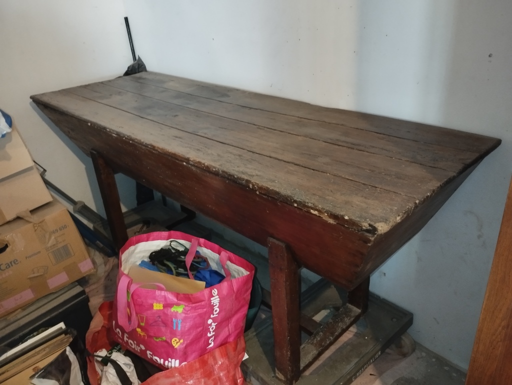 Maie en bois rustique et vintage . 1.87 x 65 cm 200 V�rines (17)