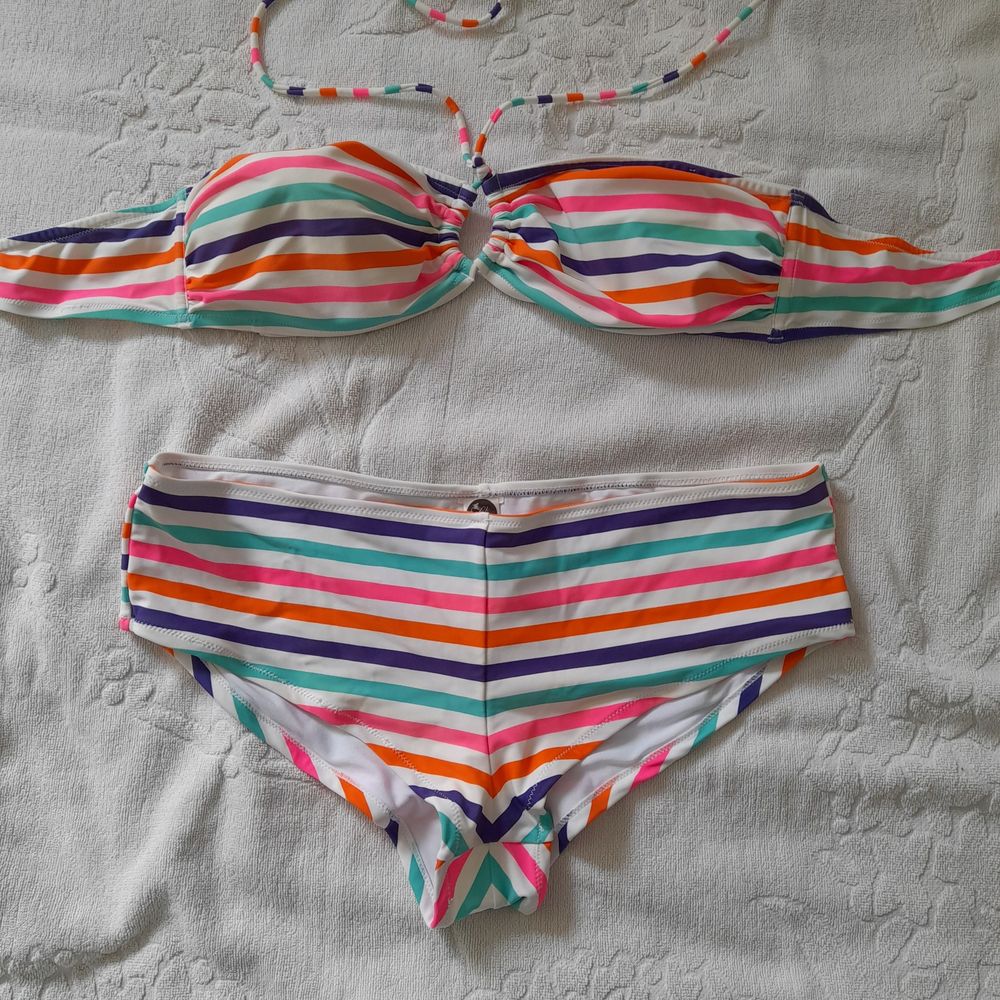 Maillot de bain  2pi�ces multicolore 10 Houchin (62)