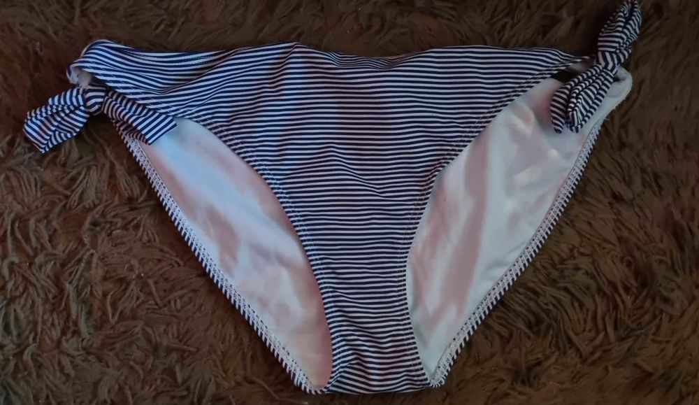 Maillot de bain deux pi�ces T46.  100C 20 Oullins (69)