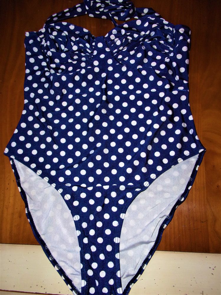 Maillot de bain 1 pi�ce
10 Concarneau (29)