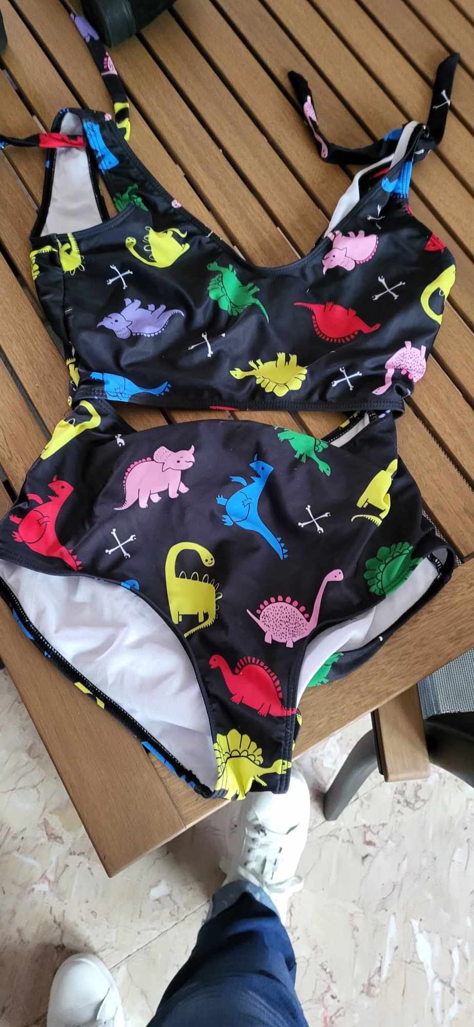 Maillot de bain 1 pi�ce  enfant fille ado femme  dinosaures 4 Avesnes-sur-Helpe (59)