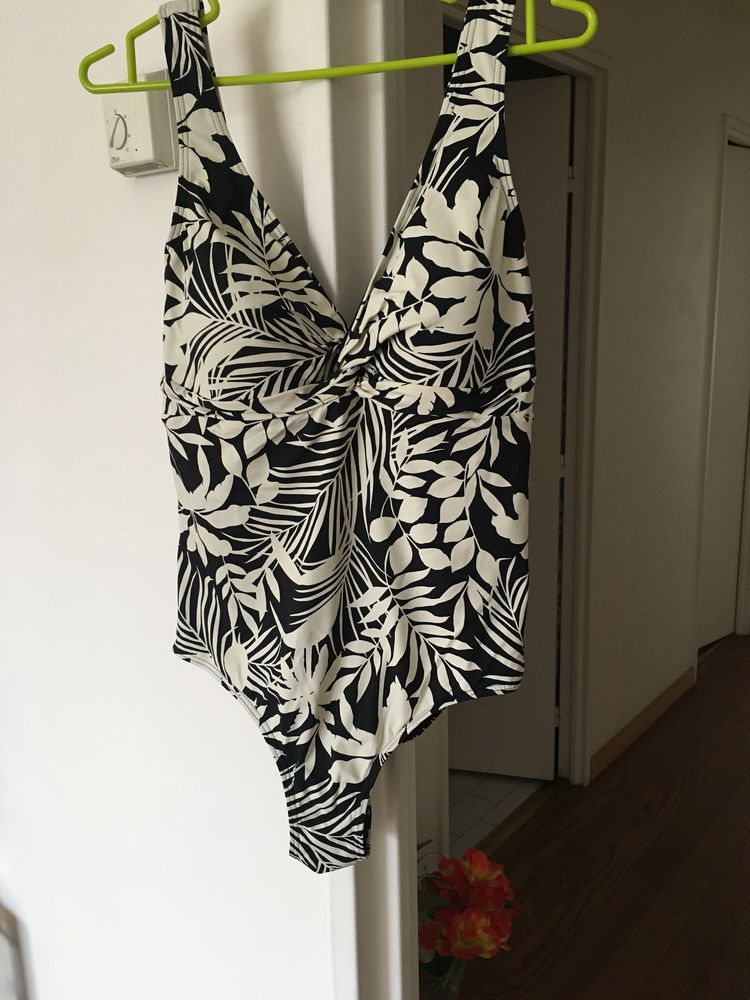 Maillot de bain taille 46 30 Levallois-Perret (92)