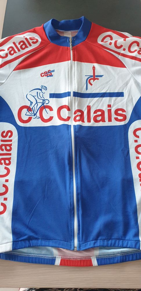 MAILLOT ET CUISSARD SPECIAL CYCLISTE TAILLE  XL PLUS MITAINE 20 Coquelles (62)