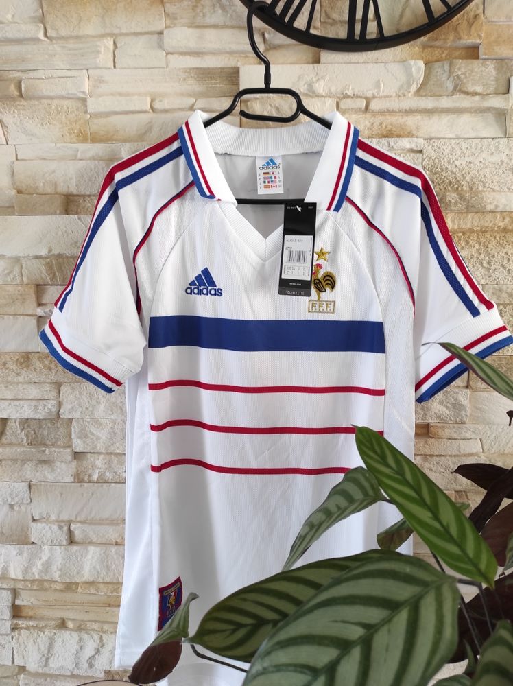 maillot ext�rieur de l'�quipe de France 1998 59 Arnay-le-Duc (21)