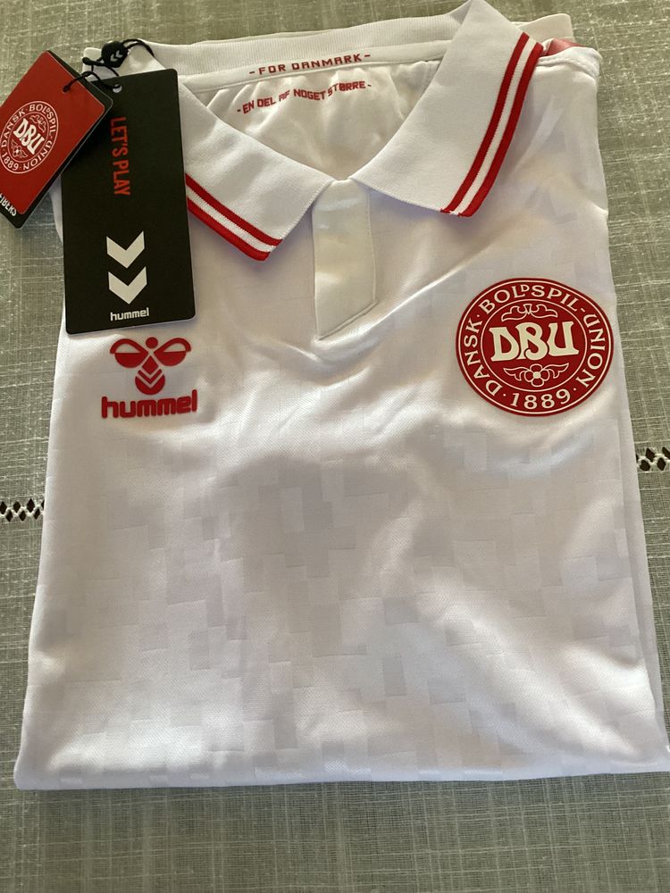 MAILLOT DE FOOTBALL �QUIPE DU DANEMARK 45 Montceaux (01)