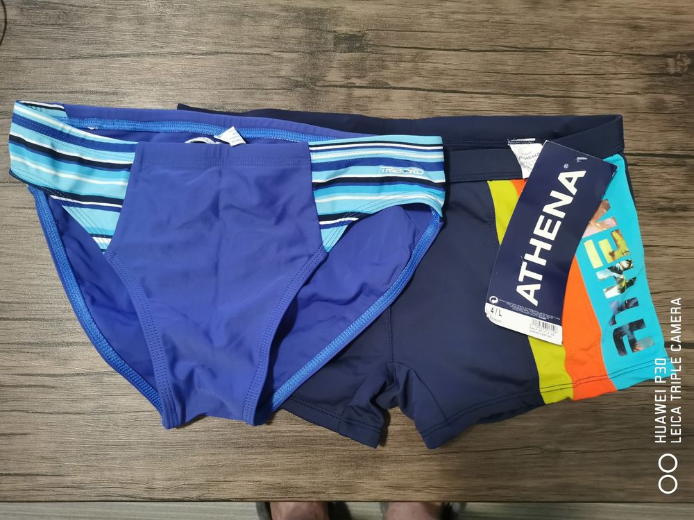 1 Lot de maillots de bain  Athena et D�cathlon   L 18 Colombes (92)