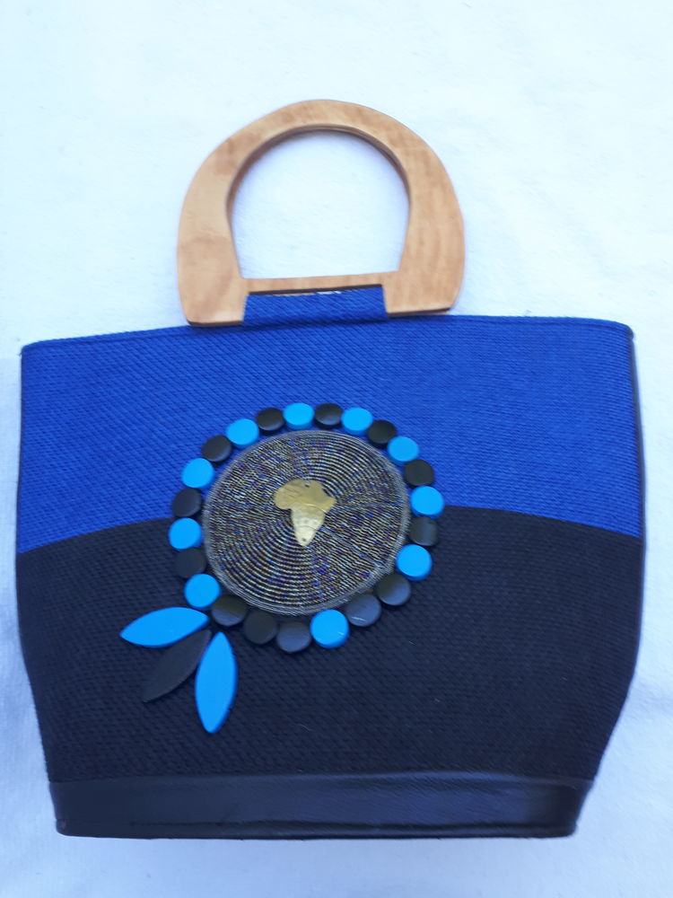 Sac � main africain brod� bleu et noir neuf 9 Montigny-Lencoup (77)