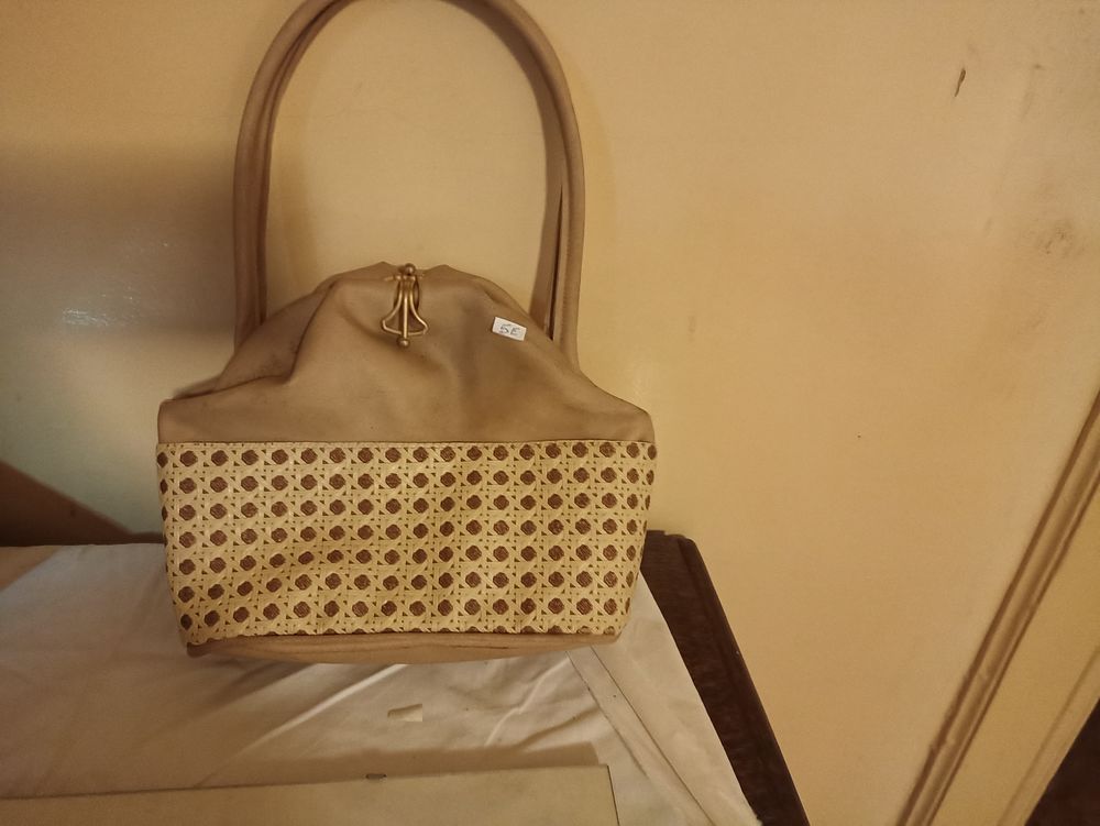 sac � main ancien 0 Les Martres-de-Veyre (63)