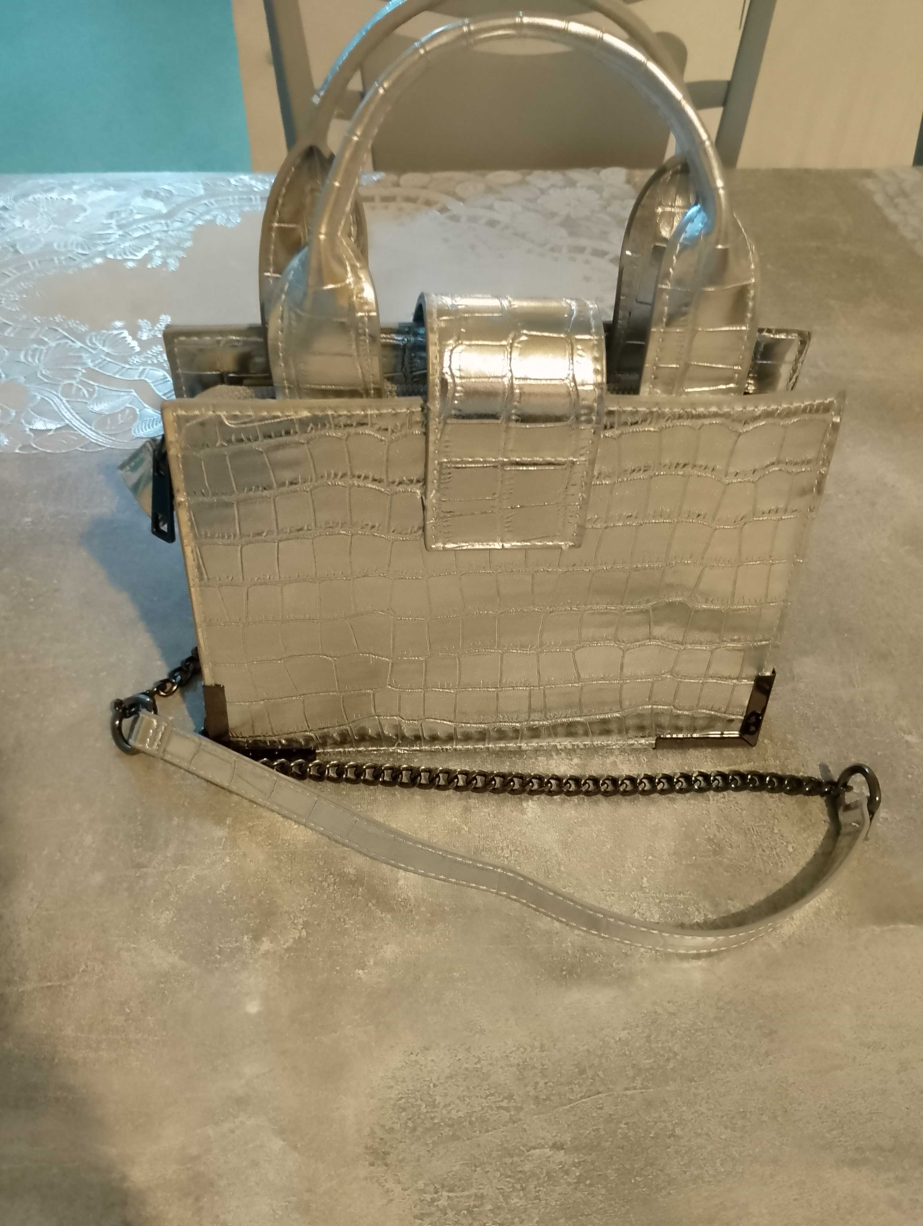 sac �  main argent 8 Vitr� (35)