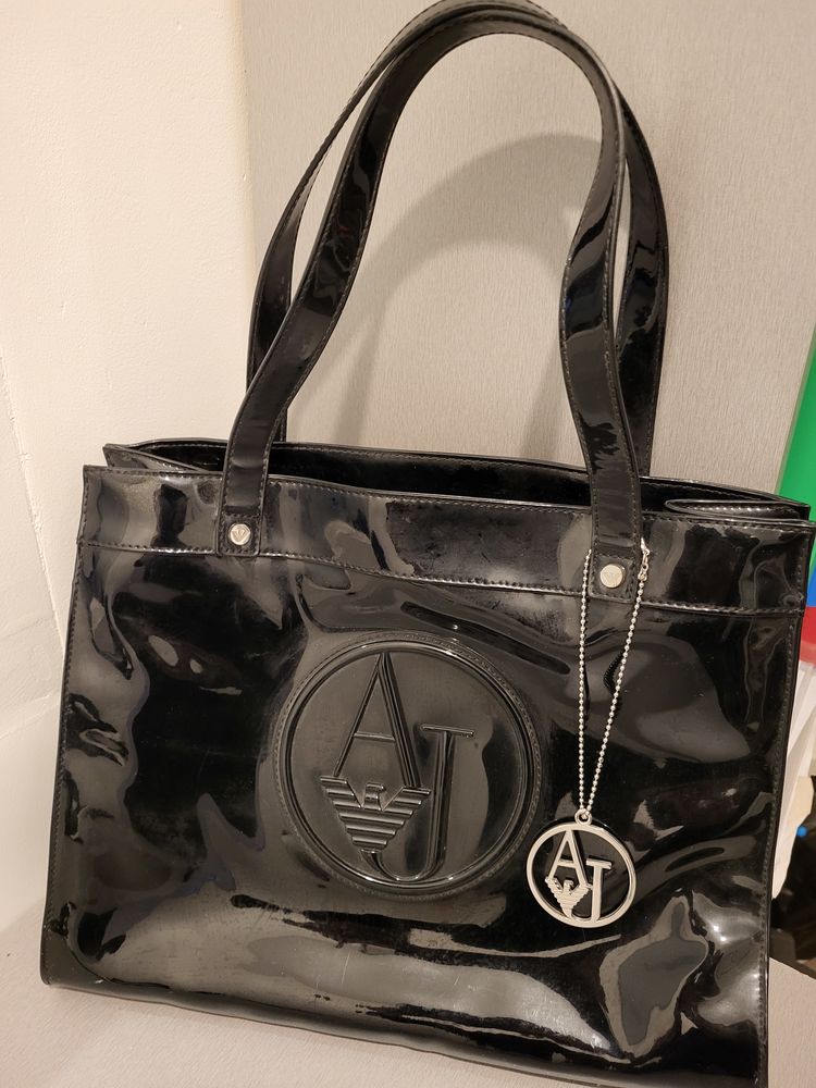 Sac �  main Armani Jeans noir laqu� 50 S�vres (92)