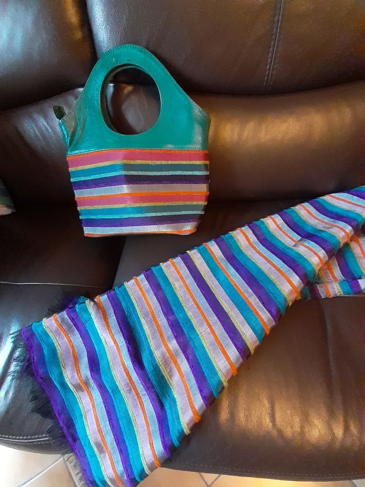 Sac � main avec �charpe assortie 8 Grisolles (82)