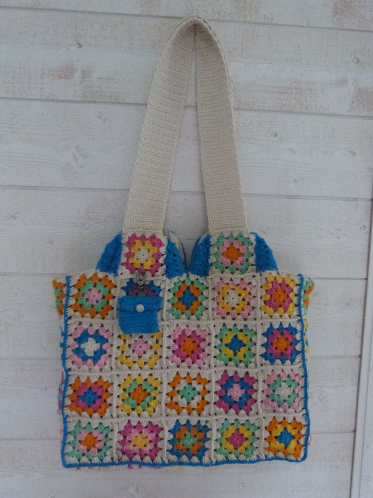 sac a main bandouli�re fait main au crochet 60 La�-Mondrans (64)