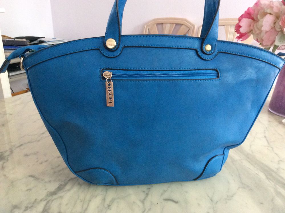 sac � main bleu neuf 10 Lille (59)