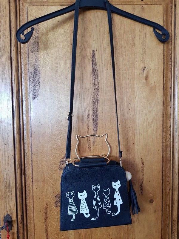 Sac � main chat neuf mesure 22 cm sur 20 anses t�tes de chat 15 Viriat (01)