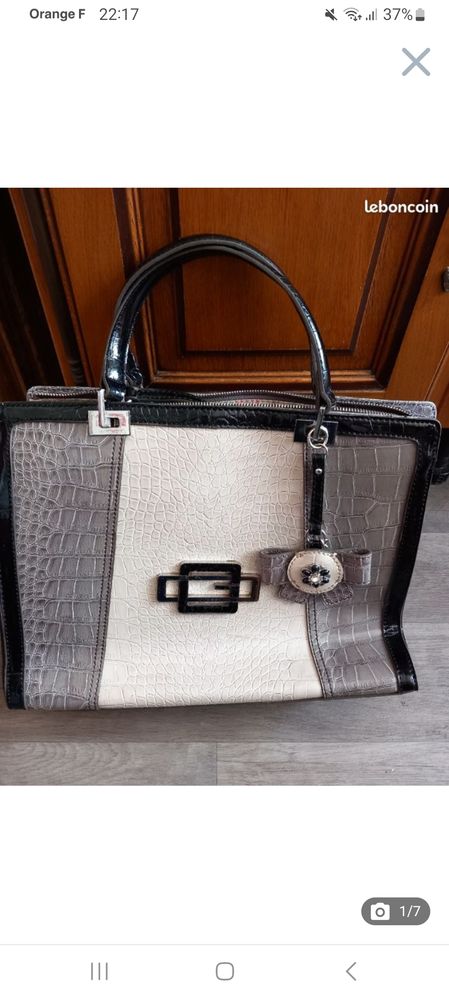 Sac a main en cuir guess neuf 50 Mont-Saint-Aignan (76)