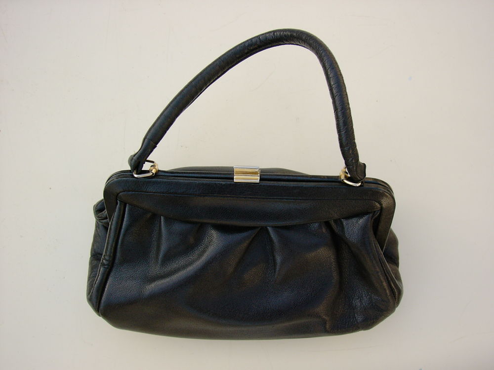 Sac � main en cuir noir, vintage 25 Saint-Germain-du-Puy (18)