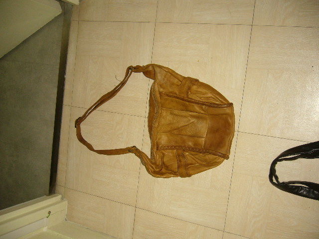 Sac � main epaule bandouli�re cuir souple camel 7 Versailles (78)