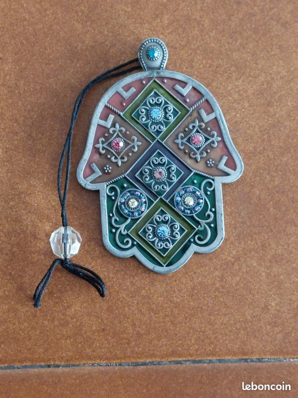 Main de Fatma 20 Clichy (92)