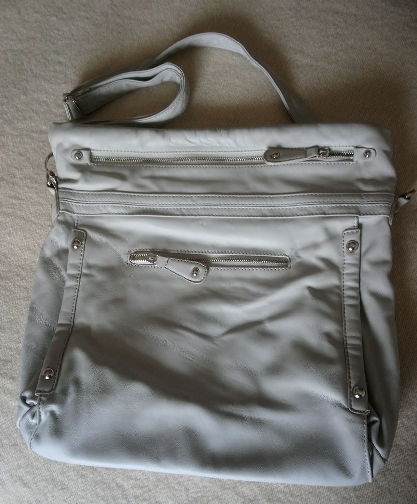 Sac � main gris clair 13 La Courneuve (93)