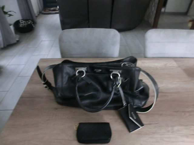 sac � main guess et son porte monnaie 10 Gendreville (88)